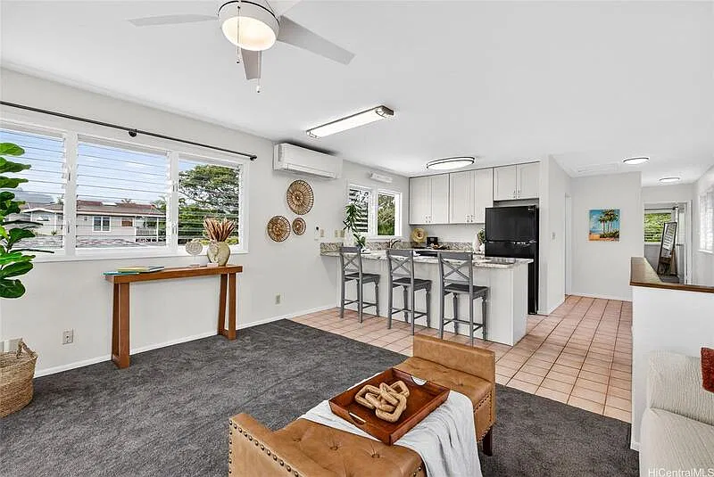 2 bed, 1.0 bath, 800 sqft, $3,700 — Photo 2