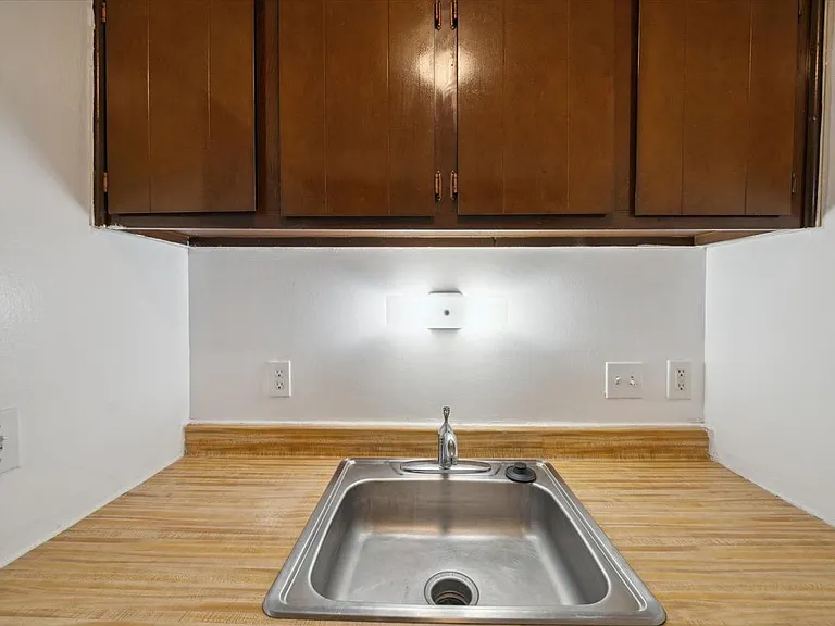 Parkside Apartments — Photo 17