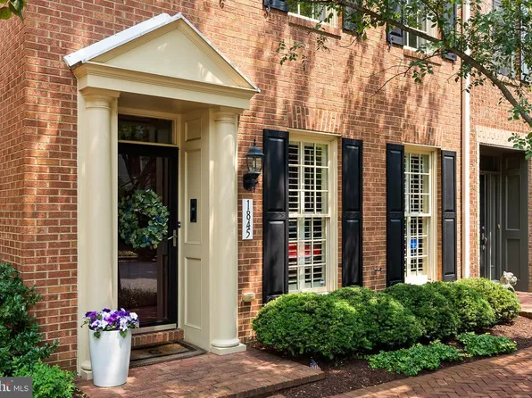 1845 Potomac Greens Dr, Alexandria, VA 22314