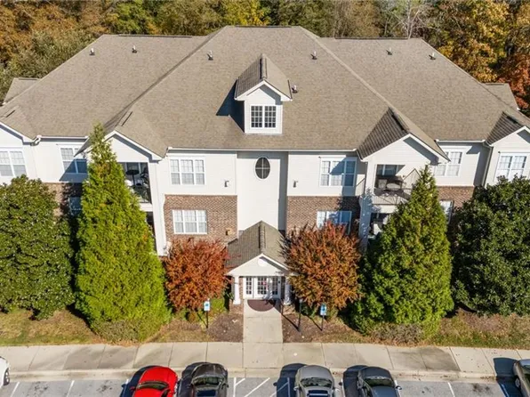 100 Lennox Dr APT 2C, Jamestown, NC 27282