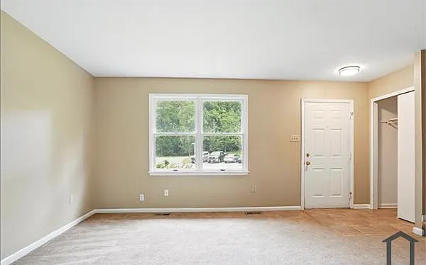 9230 Woodcreek Ct — Photo 2