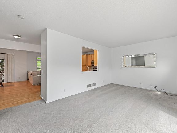 4th image of 201 Alberta Ln