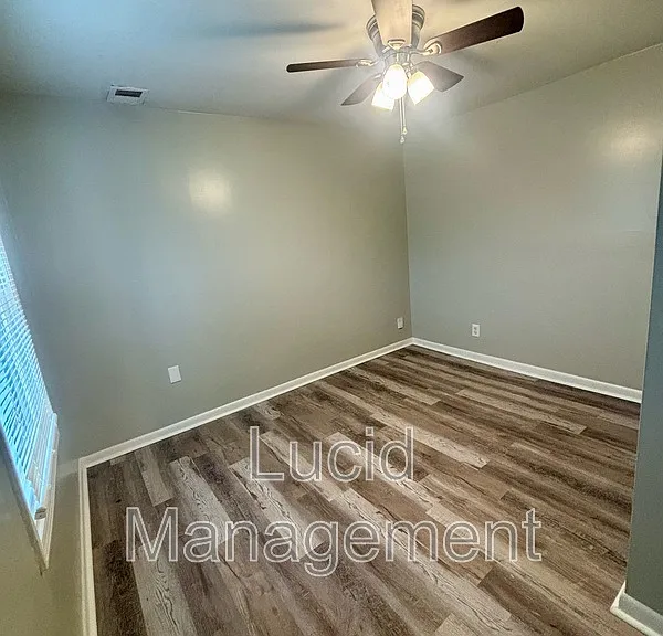 4015 Parthenia Ave — Photo 7