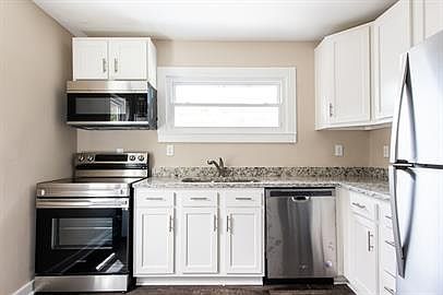 1st image of 104 E Madison St #4