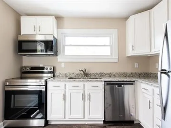 104 E Madison St #4, La Grange, KY 40031