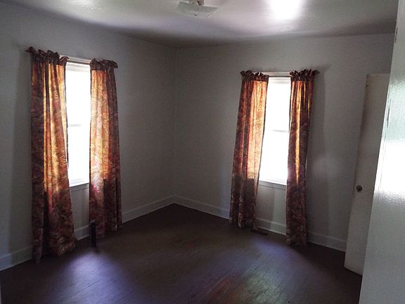 5th image of 1134 Belle Flower Lane