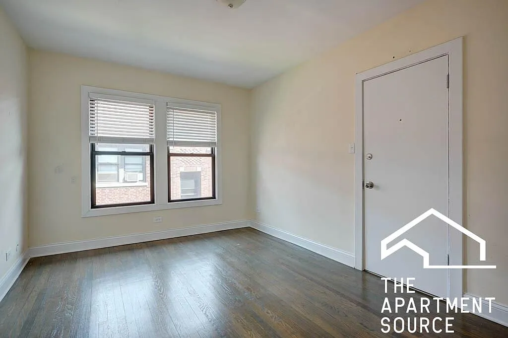 2641 North Spaulding Avenue #3W — Photo 2