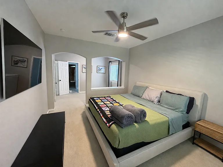 2536 Crenshaw Dr — Photo 22