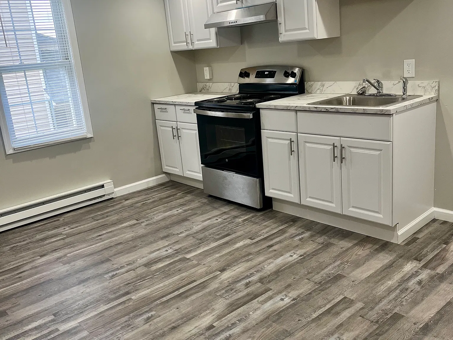 1 bed, 1000 sqft, $995 — Photo 2