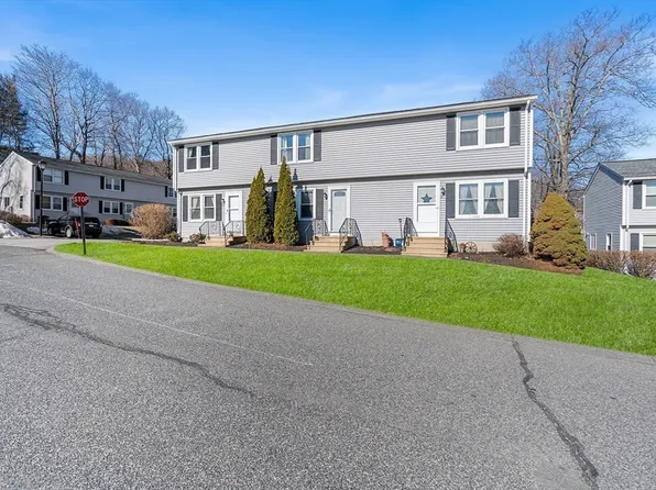 270 Sunderland Rd APT 53, Worcester, MA 01604