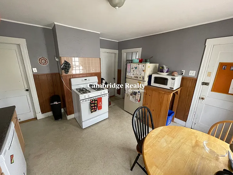 18 Lincoln Pkwy #2 — Photo 2