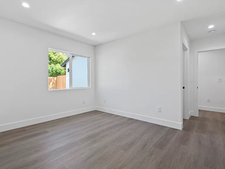 7906 Oakdale Ave — Photo 15
