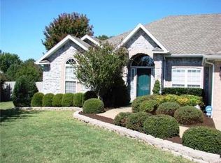 2801 SE 5th St, Bentonville, AR 72712