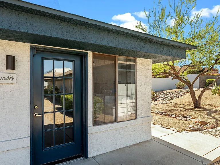 Coronado Glen Apartments — Photo 21