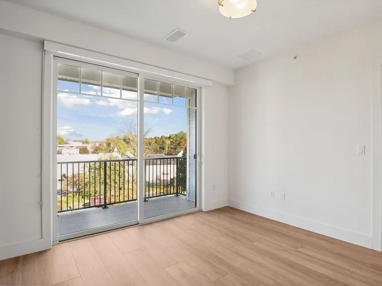 Chestnut Road Apartments — Photo 27