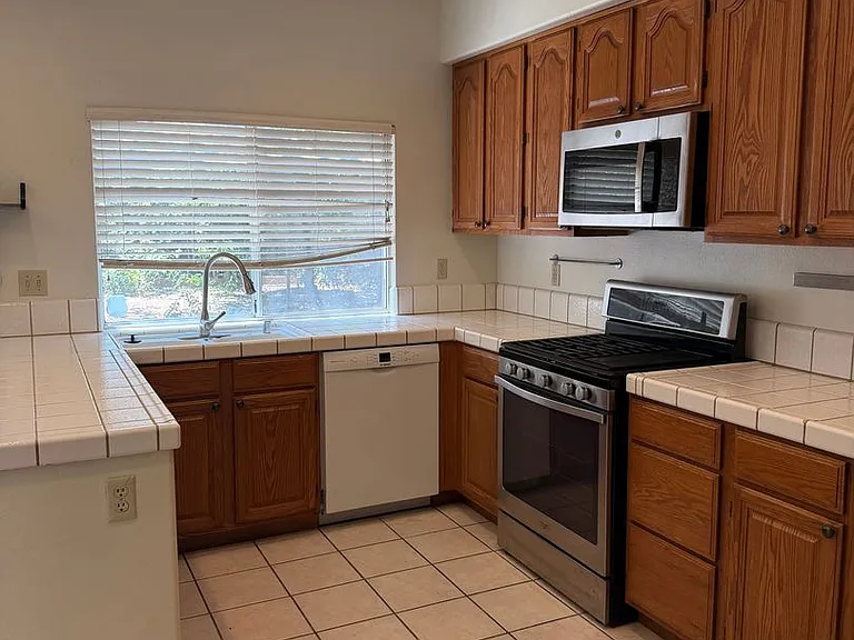 6416 Silver Hawk Way — Photo 4
