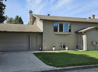 110 Francis Dr, Hankinson, ND 58041