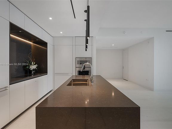 4th image of 300 Biscayne Boulevard Way Unit 3105