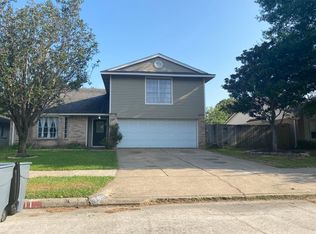 7411 Blanco Pines Dr, Humble, TX 77346