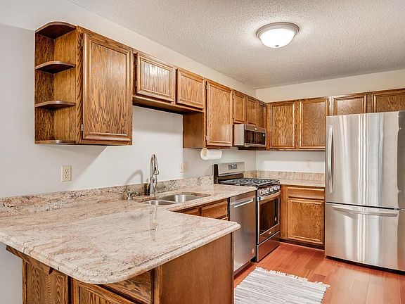 3rd image of 656 E 143rd St