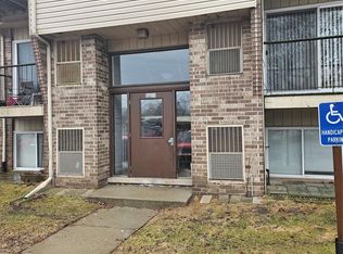 17140 Clinton River Rd APT 17B, Clinton Township, MI 48038