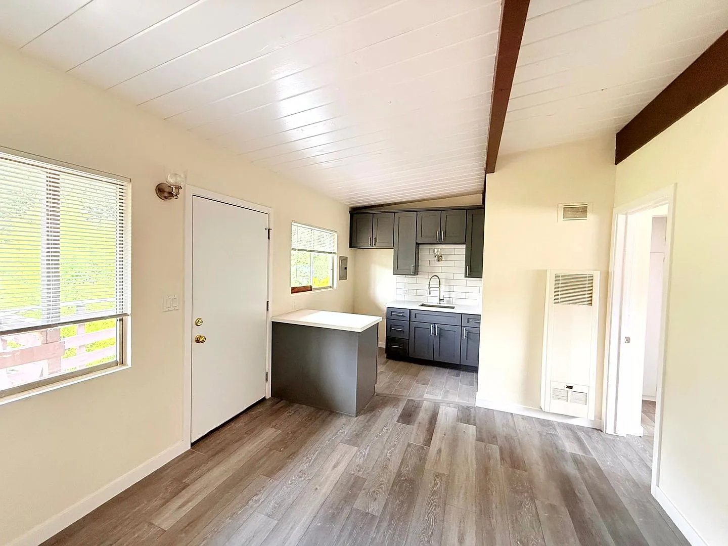 753 Worcester Avenue — Photo 1