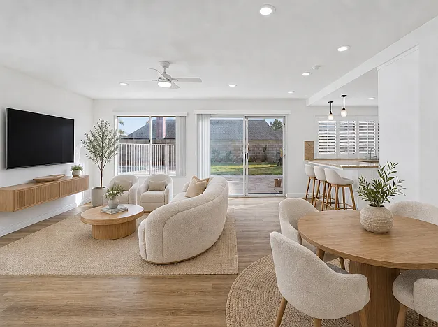 2084 N Palm Ave — Photo 16