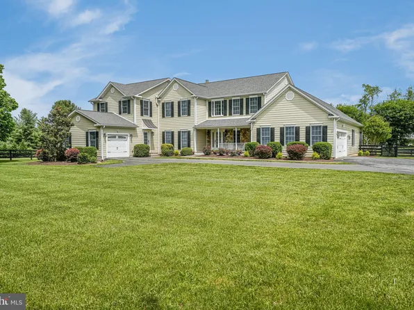 38452 Millstone Dr, Purcellville, VA 20132