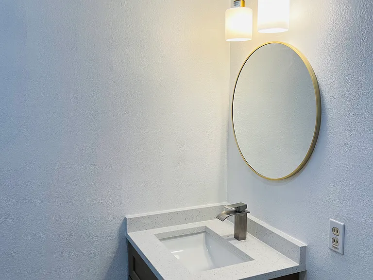 8522 75th Pl — Photo 3