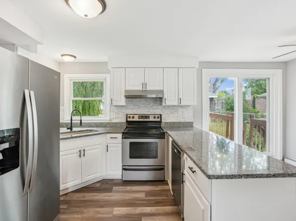 900 2nd St E, Hastings, MN 55033