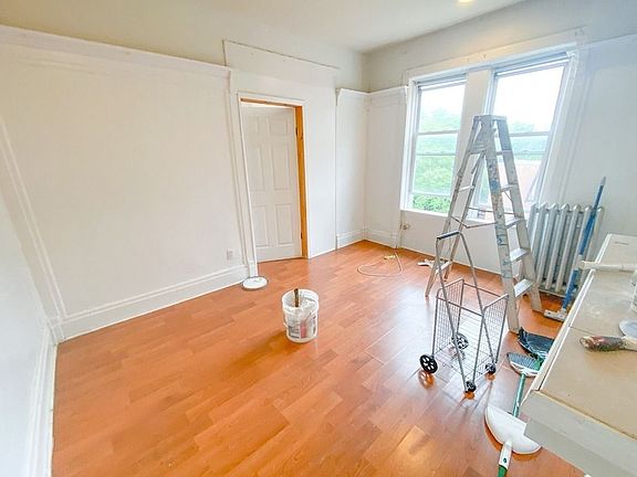 3rd image of 477 Saint Johns Pl APT 4C