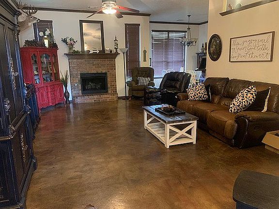 2nd image of 532 SW 157th St