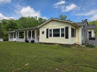 1368 Caledonia St, Paris, TN 38242