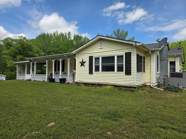 1368 Caledonia St, Paris, TN 38242