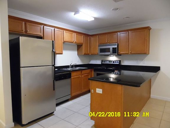3rd image of 639 Navy St