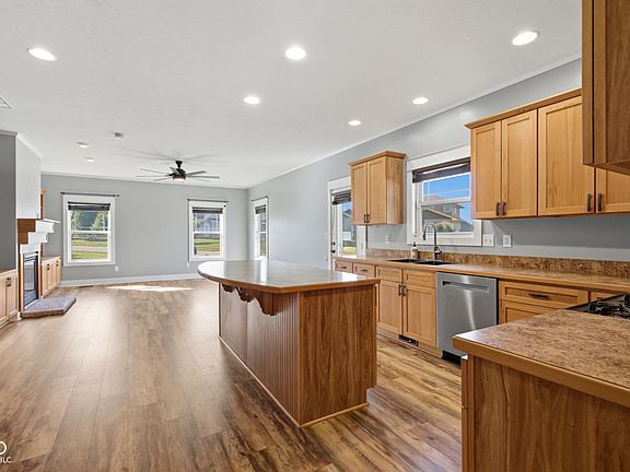 4th image of 241 N Liberty Blvd