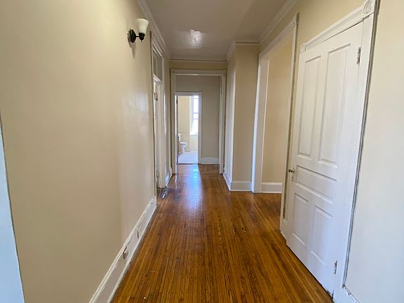 5th image of 4730 Warrington Ave #4FR