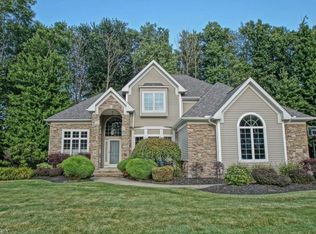 5831 Birdie Ln, Mentor, OH