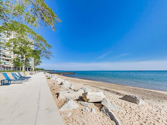 3rd image of 1630 N Sheridan Rd #7K