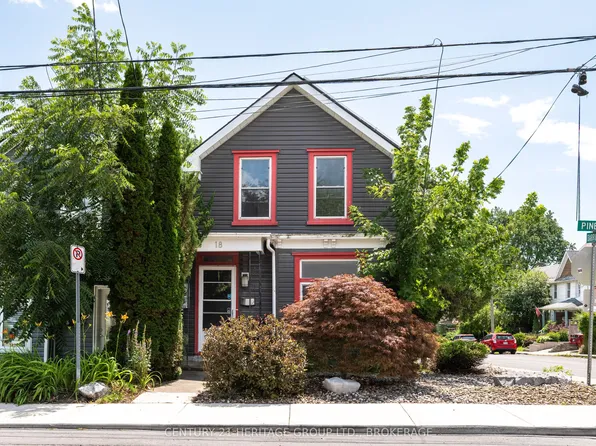 18 Pine St, Kingston, ON K7K 1W1