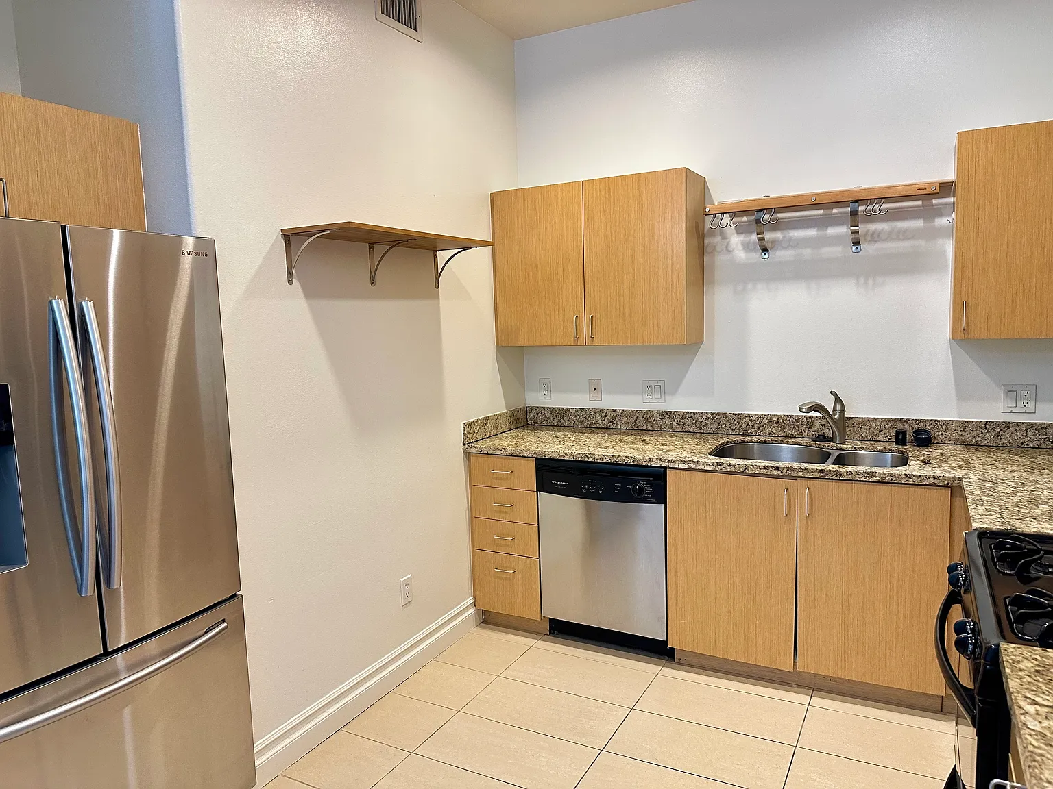 2 bed, 1100 sqft, $2,800 — Photo 4