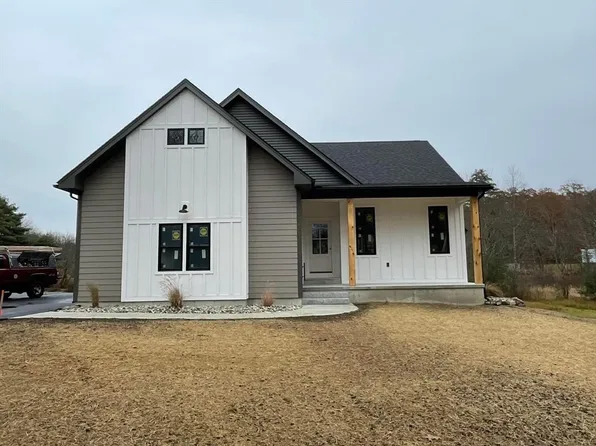 17 Sabin St, Belchertown, MA 01007