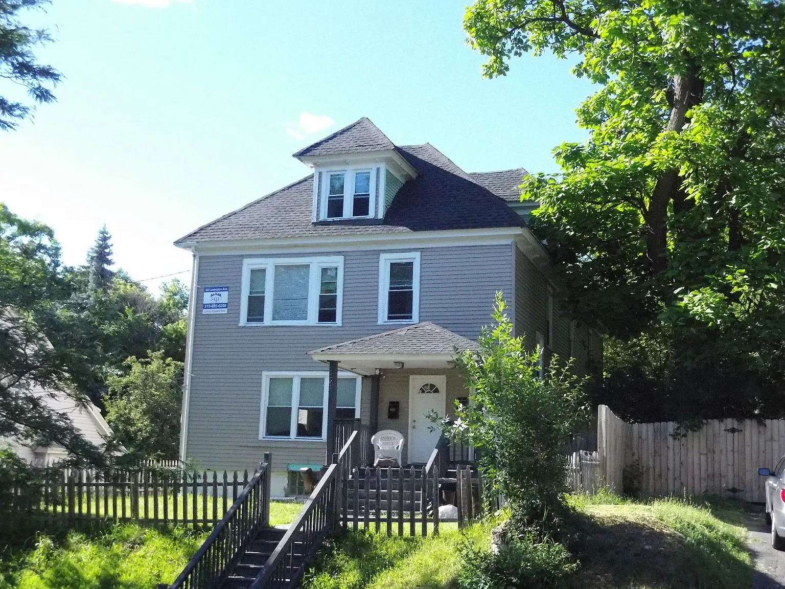 323 Lexington Ave — Photo 2
