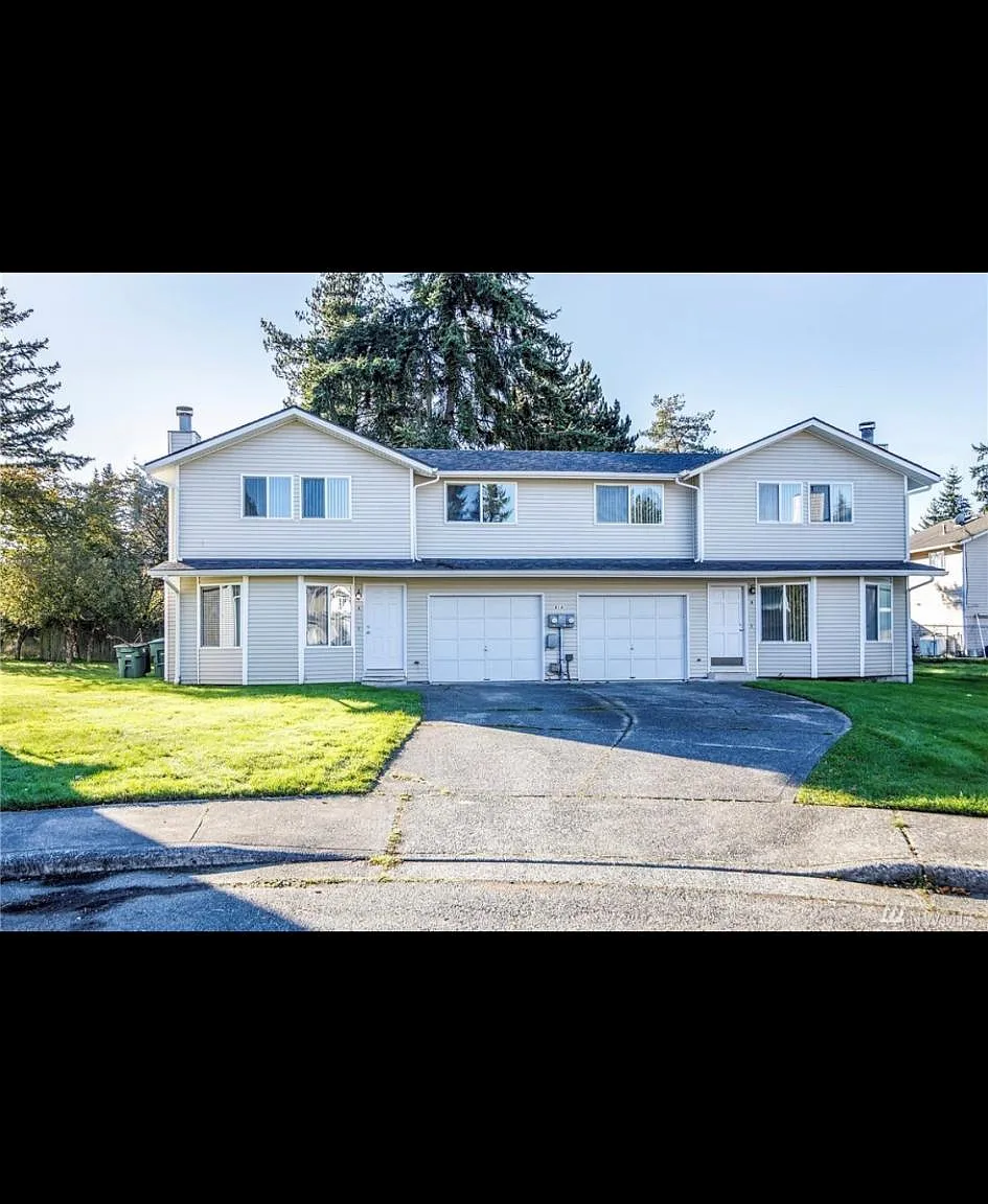 614 58th Pl SE — Photo 1