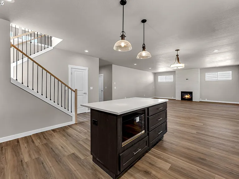 6107 NE 45th Ct — Photo 9