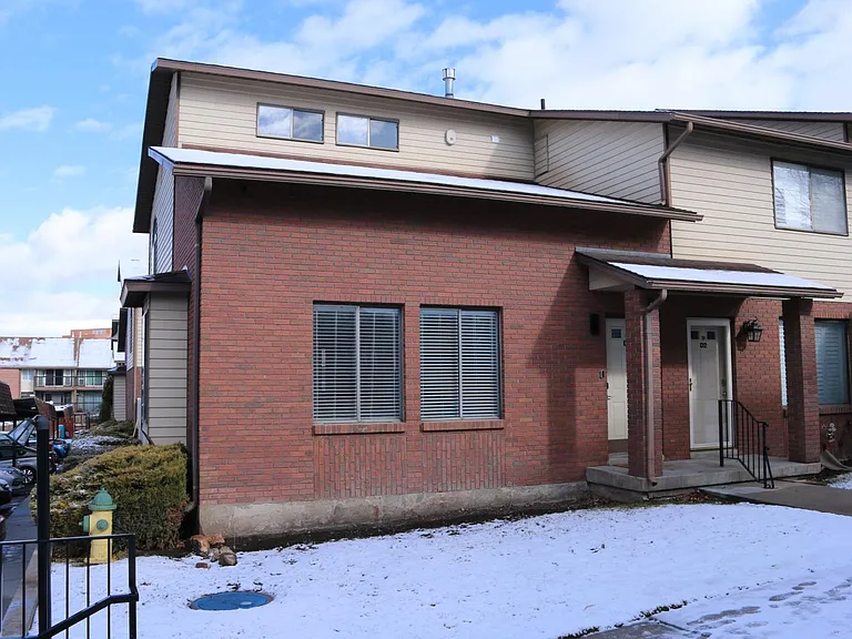 1113 Country Hills Dr #D1 — Photo 1