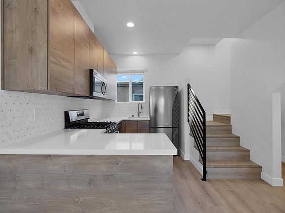 2nd image of 4556 North Ave Unit 3