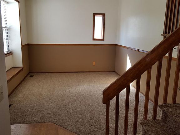4th image of 12433 Albion St