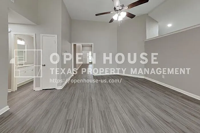 4935 Northfork Dr — Photo 3