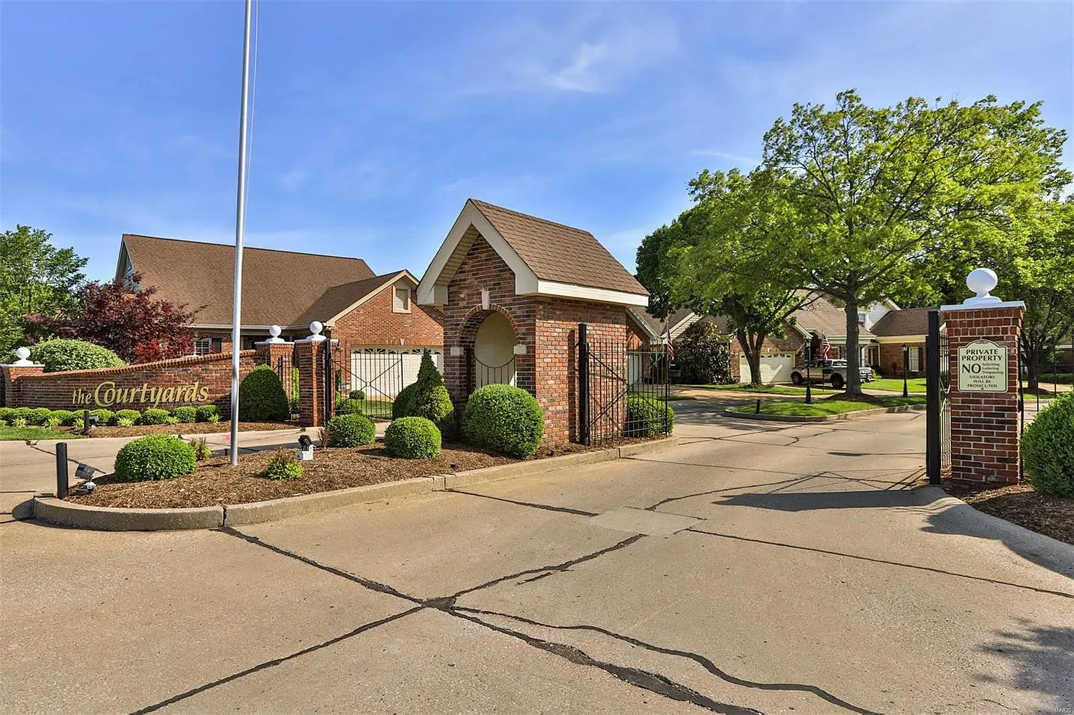 12312 Courtyard Lake Dr photo 1